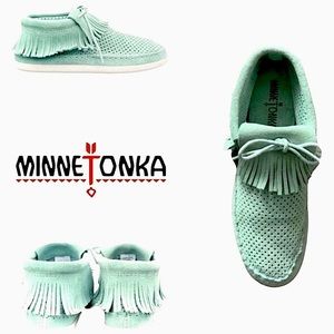 Minnetonka HTF Suede Mocc Fringe Bootie